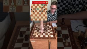 Beautiful Queen sacrifice to create mate net👀#chess #chesspuzzle#chessgame #chessmaster#chesslover