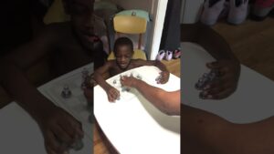 MOMMY BEAT ME AT CHESS BUT THIS HAPPENED *bad day*￼