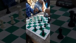 xadrez no parque / #ajedrez en el #parque #010 #chess in the park #shorts #baguiocity