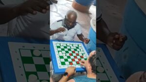 Comeu errado, toma! #jogodedamas #checkers #damas #chess #xadrez