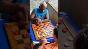 Golpe com ganho de duas peças #jogodedamas #checkers #damas #chess #xadrez