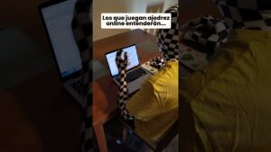 Los que juegan ajedrez online entenderán… #ajedrez #chess