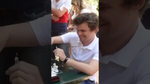 She Challenged Magnus In A Park #chess #shorts #grandmaster #foryoupage