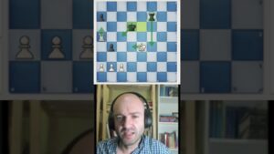 Polémico problema en el que “sólo” ganamos dos peones #ajedrez #chess #tactica #final #problema