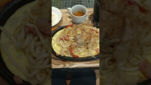 鉄板焼きうどん&プリン チェスティーノ